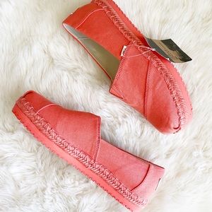 coral platform toms